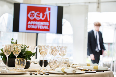 Préparation du dîner par les élèves de l'école hôtelière Sainte-Thérèse et leurs enseignants-formateurs